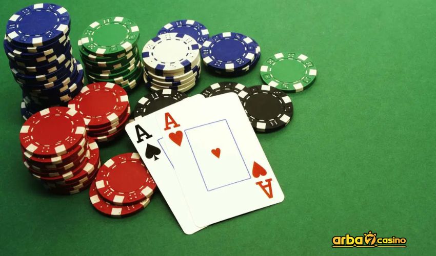 Online Poker tournament vs cash games